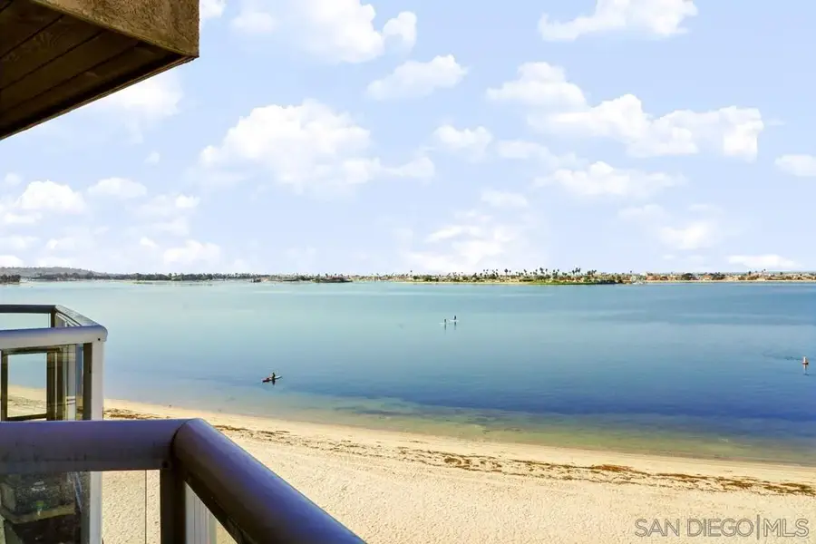 3888 Riviera #401, San Diego, CA 92109 - #2