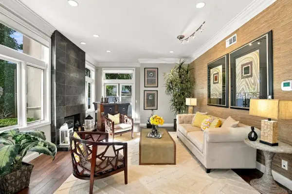 5330 Renaissance Ave., San Diego, CA 92122