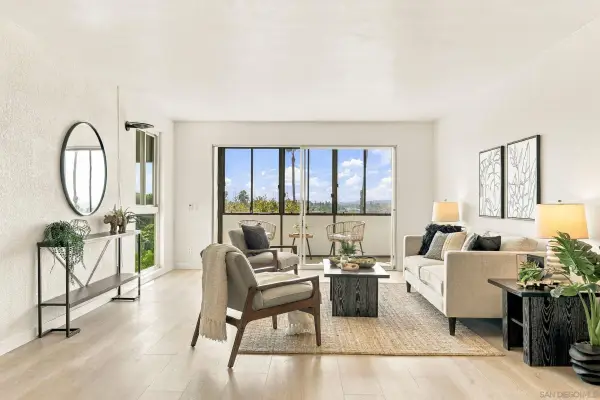 2540 Clairemont Dr #207, San Diego, CA 92117
