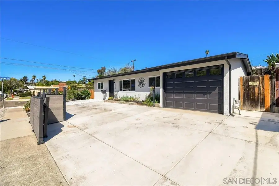 4902 Chateau Drive, San Diego, CA 92117 - #2