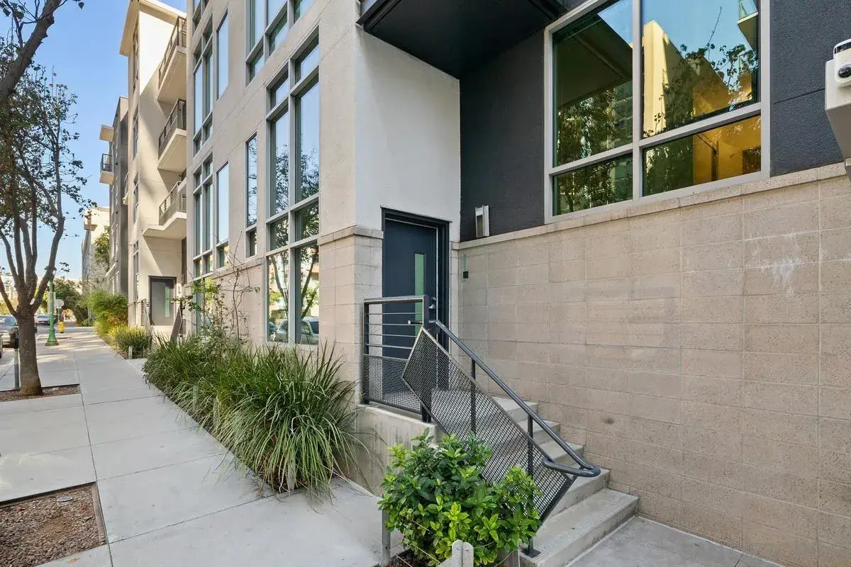 425 W Beech St #212, San Diego, CA 92101 - #1