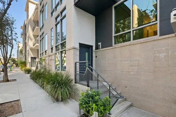 425 W Beech St #212, San Diego, CA 92101