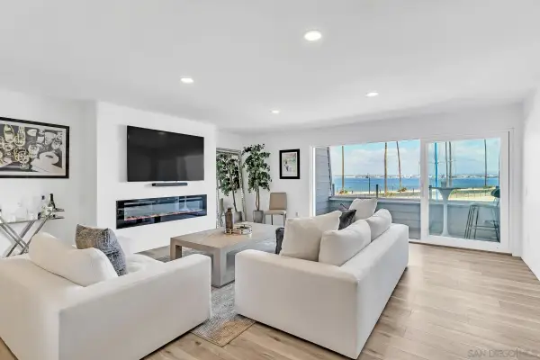 32 Montego Court, Coronado, CA 92118