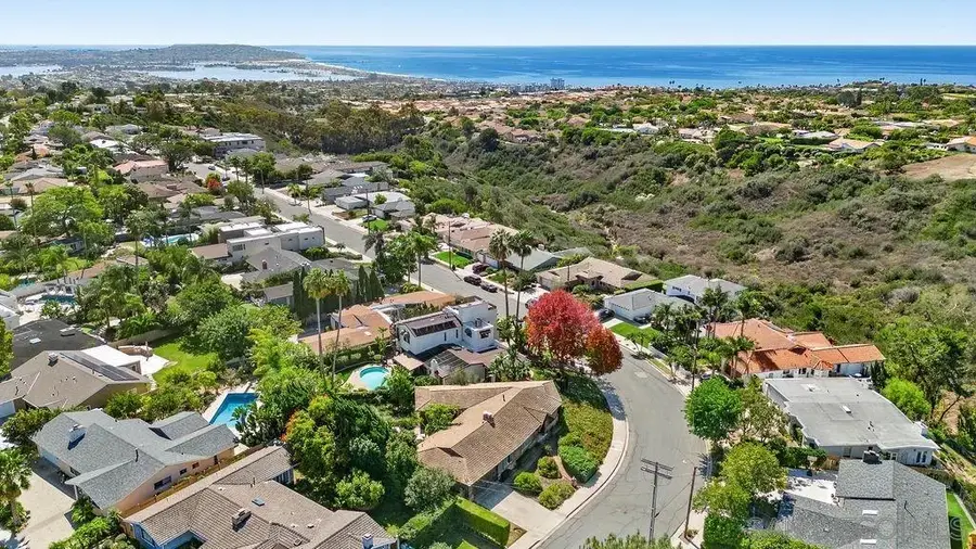 5987 Sagebrush Rd., La Jolla, CA 92037 - #3