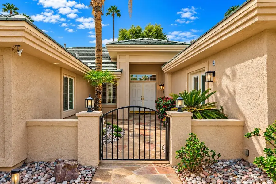 54 Sutton Pl E, Palm Desert, CA 92211 - #2
