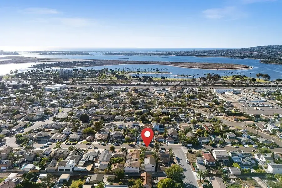 1985 Frankfort, San Diego, CA 92110 - #2