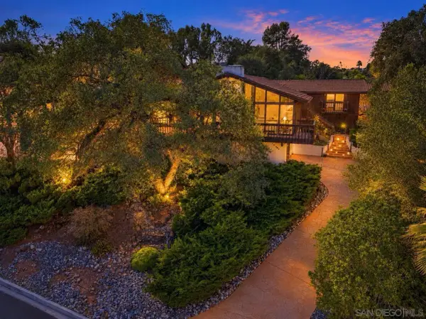 10232 Sage Hill Way, Escondido, CA 92026