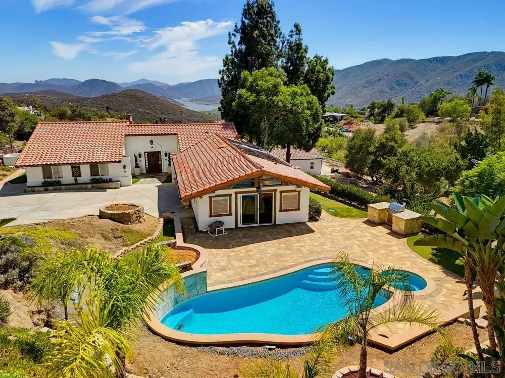 2450 Vista Lago Ter, Escondido, CA 92029 - #1