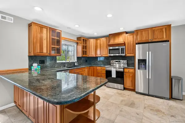 23654 Country Villa Rd, Ramona, CA 92065