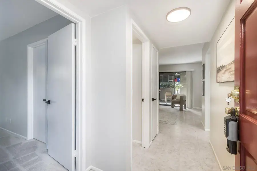 1087 Shadowridge Dr #107, Vista, CA 92081 - Image #2