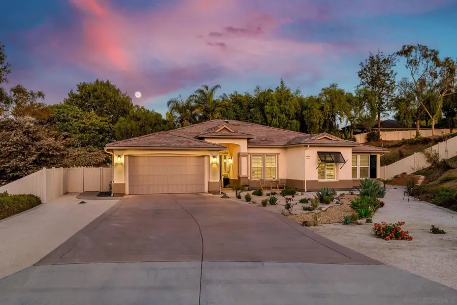 406 Glin Ct, Vista, CA 92081 - Image #2