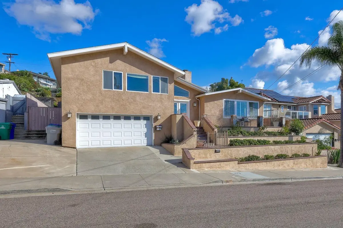 2935 Lloyd St, San Diego, CA 92117 - Image #1