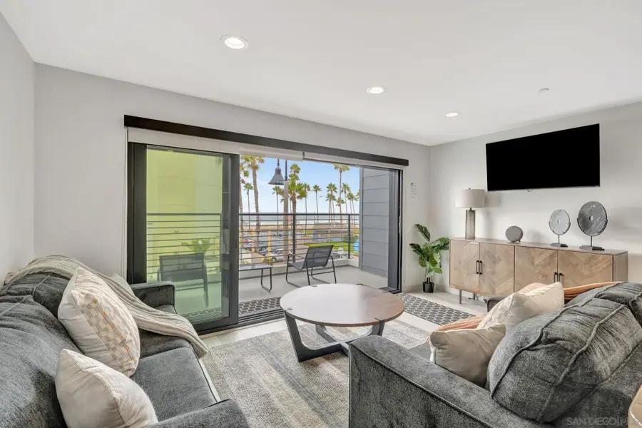807 Seacoast Dr, Imperial Beach, CA 91932 - #3