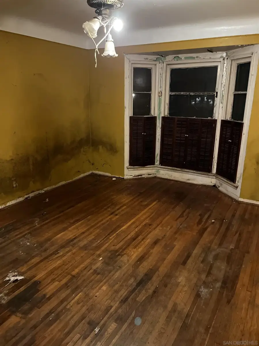 2011 S Point View Street, Los Angeles, CA 90034 - Image #3