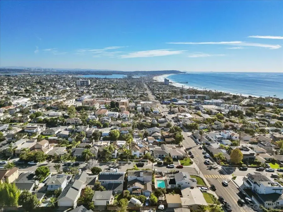 819 Van Nuys St, San Diego, CA 92109 - Image #3