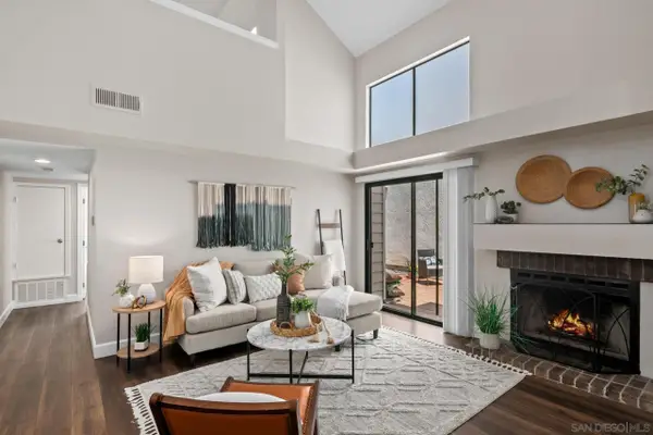 802 Spindrift Ln, Carlsbad, CA 92011