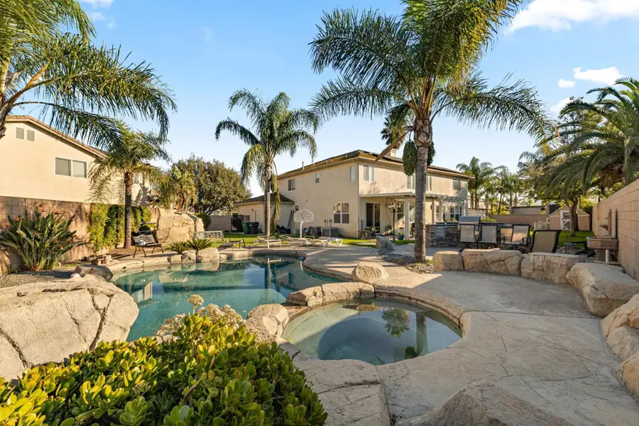 5713 Canoe Dr, Corona, CA 92880 - Image #3