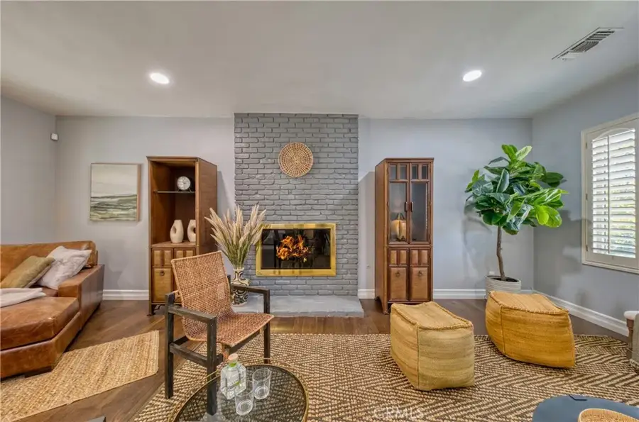 3025 Hollywell Place, Glendale, CA 91206 - Image #3