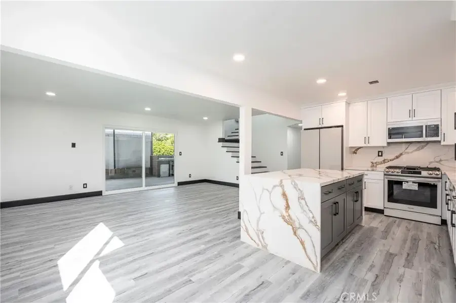 10864 Wolcott Place, Mission Hills, CA 91345 - #3