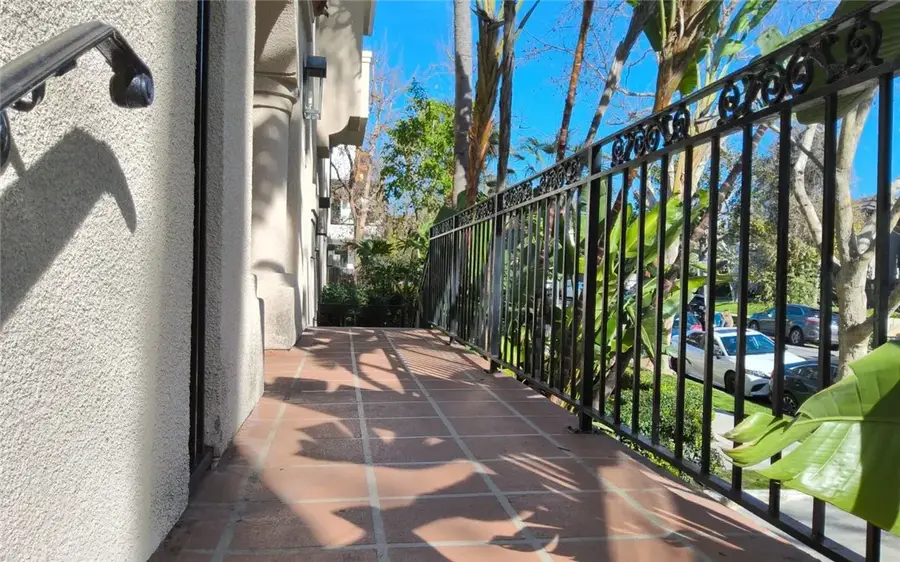 813 N Martel Avenue #2, Los Angeles, CA 90046 - Image #3