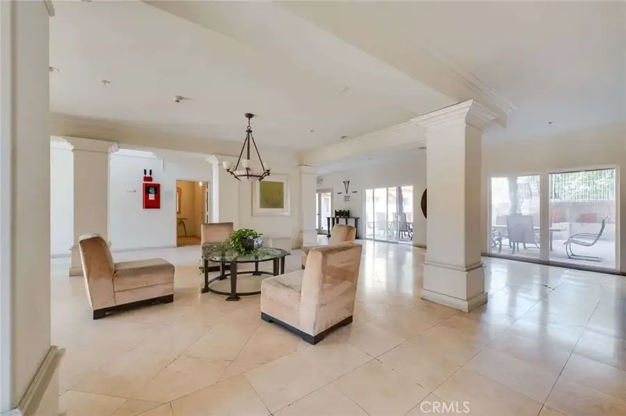 9610 Zelzah #301, Northridge, CA 91325 - Image #3