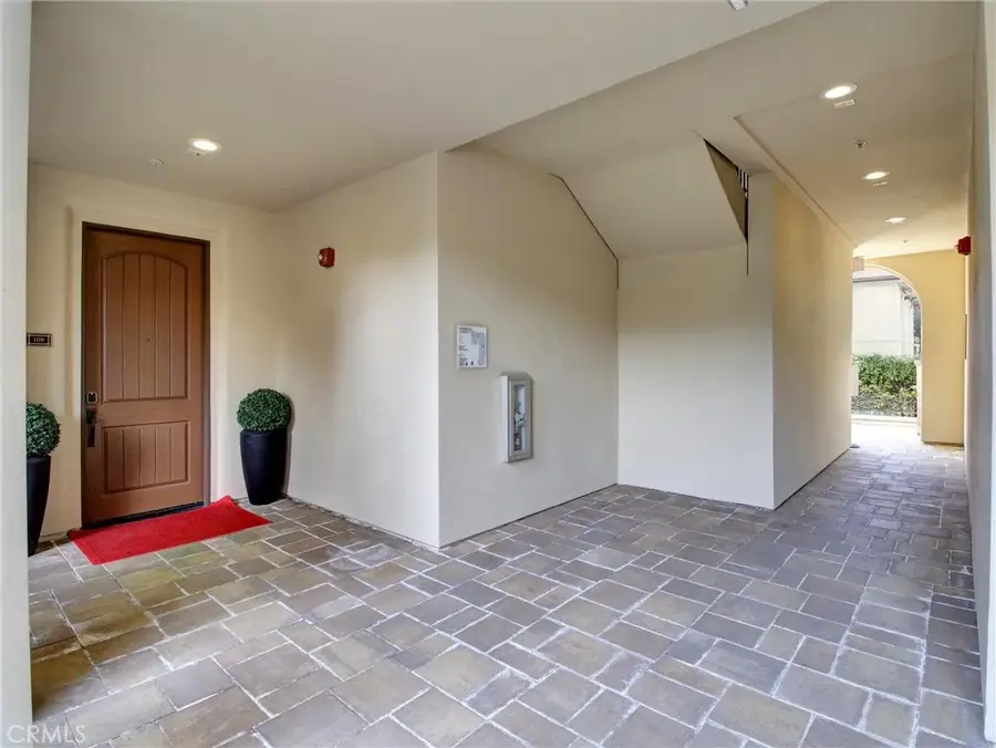 112 S Orange Grove Boulevard #109, Pasadena, CA 91105 - Image #2