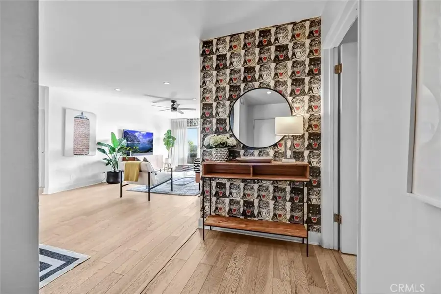 8400 De Longpre #212, West Hollywood, CA 90069 - #2