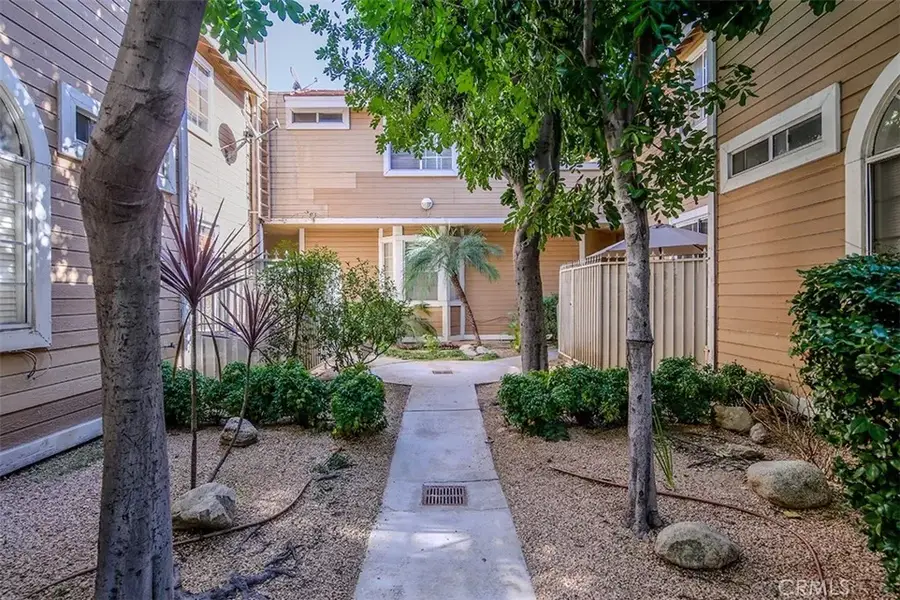 331 Genoa #E, Monrovia, CA 91016 - #2