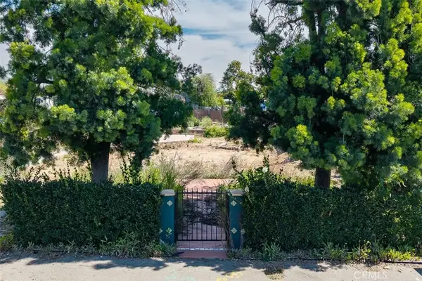 2034 El Molino, Altadena, CA 91001