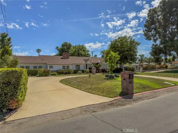 17822 Community, Northridge, CA 91325