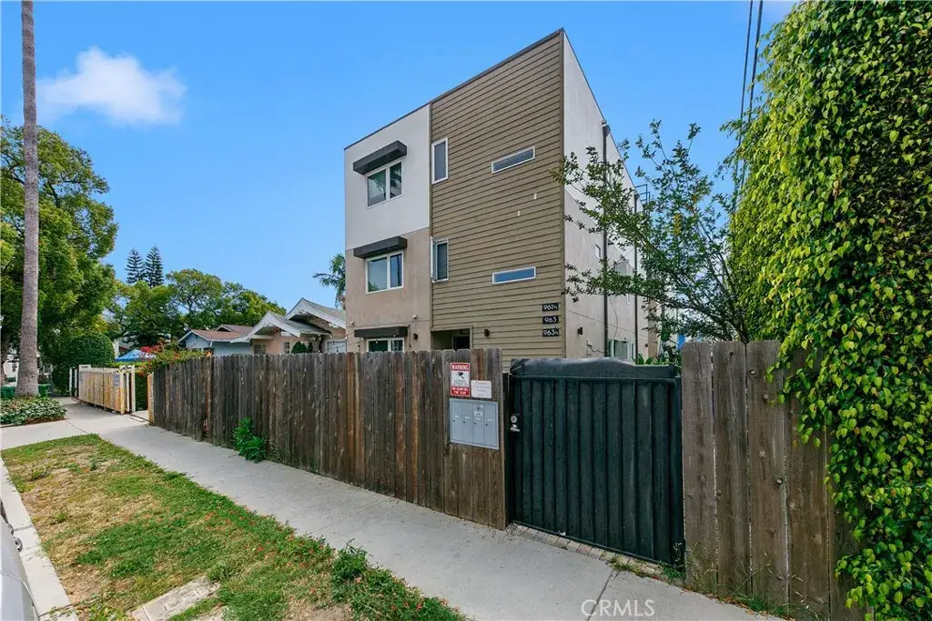 961 N St Andrews, Los Angeles, CA 90038 - #1