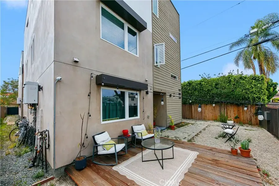 961 N St Andrews, Los Angeles, CA 90038 - #3
