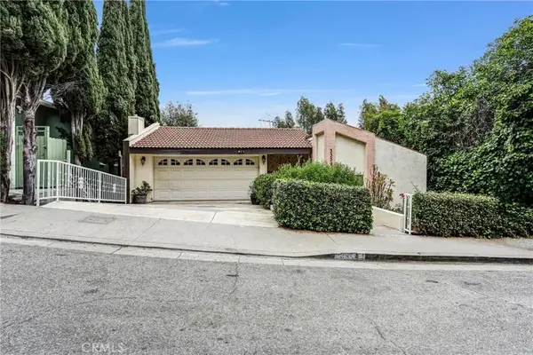 3334 Oak Glen, Los Angeles, CA 90068