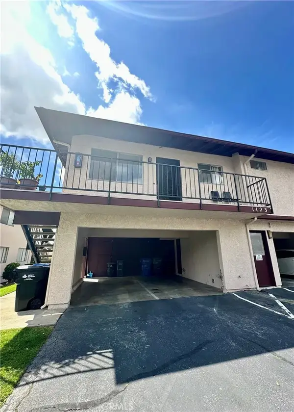 1123 W Sierra Madre Avenue #4, Azusa, CA 91702