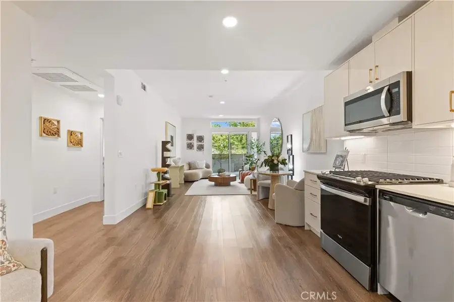 218 N El Molino Avenue #207, Pasadena, CA 91101 - #2