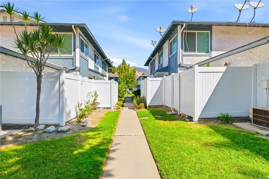 871 W 13th #3, Azusa, CA 91702 - #2