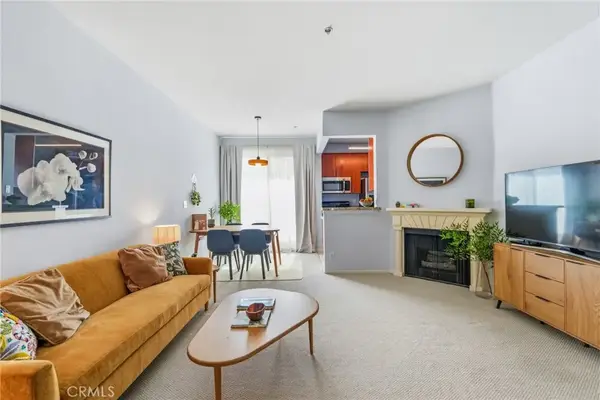 620 S Gramercy Place #211, Los Angeles, CA 90005