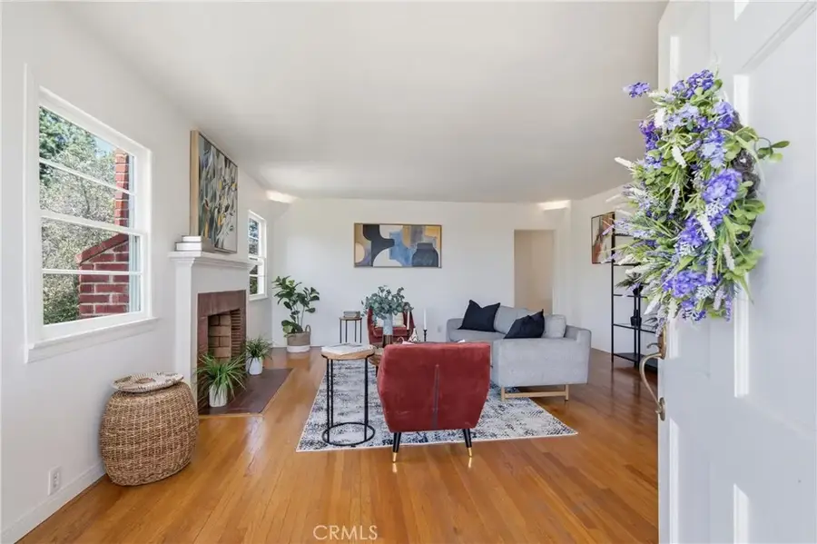 130 Sequoia Drive, Pasadena, CA 91105 - #3