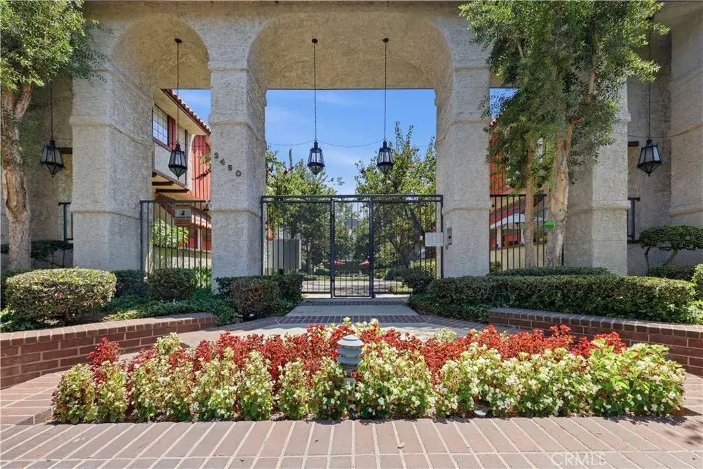 2450 E Del Mar Blvd #17, Pasadena, CA 91107 - #1