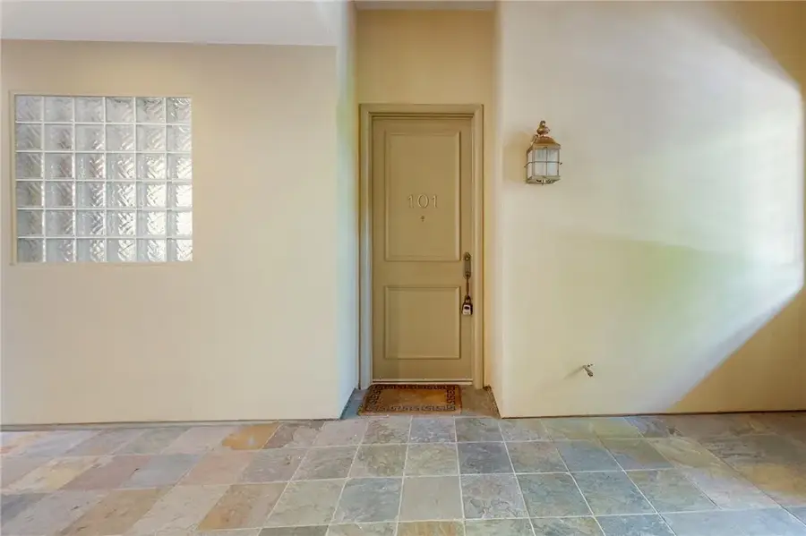 2125 S Bentley Ave #101, Los Angeles, CA 90025 - #3