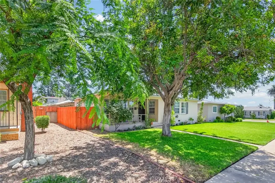 1006 N Sunset Avenue, Azusa, CA 91702 - #3