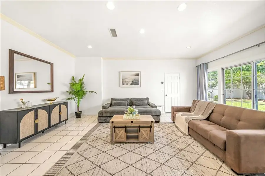 15213 Daphne Avenue, Gardena, CA 90249 - #2