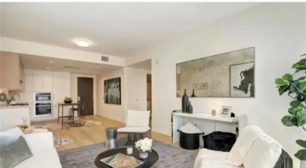 877 Francisco, Los Angeles, CA 90017