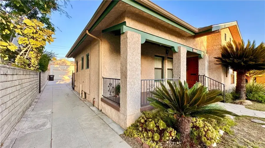 1122 N Isabel Street, Glendale, CA 91207 - #2