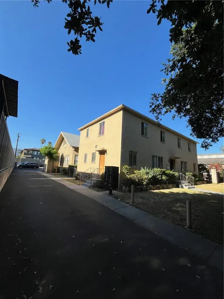 327 Riverdale, Glendale, CA 91204 - #2