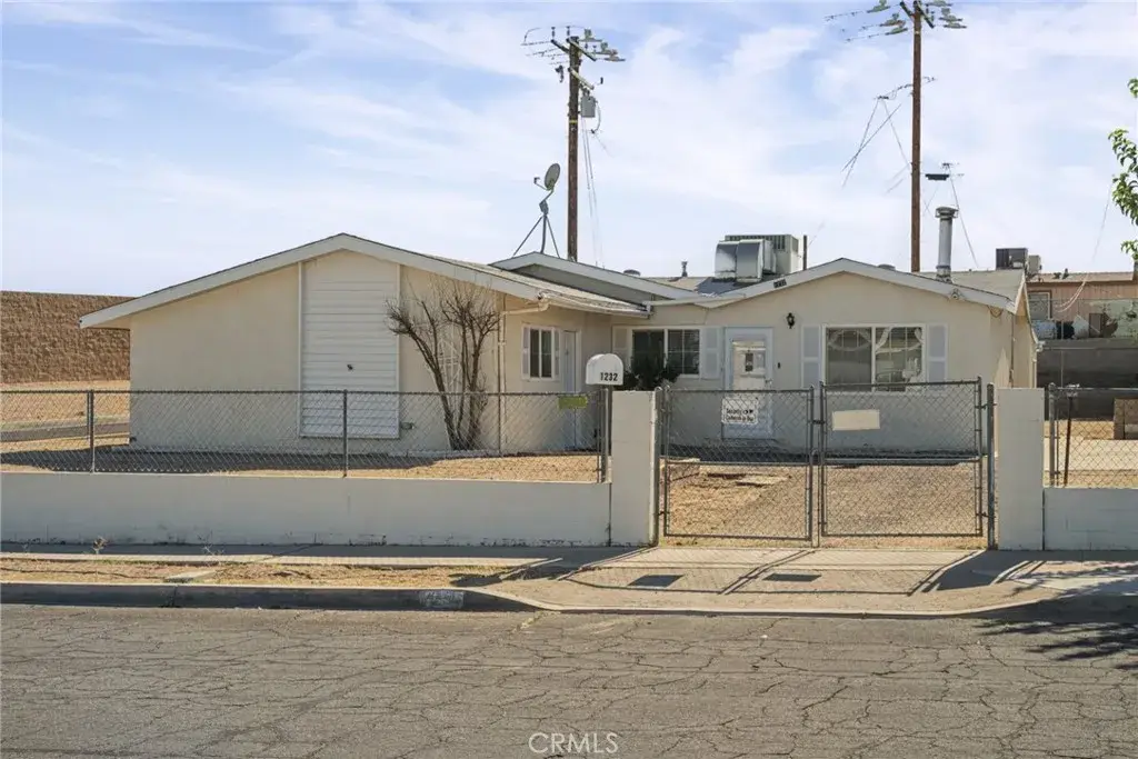 1232 E Elizabeth, Barstow, CA 92311 - #1