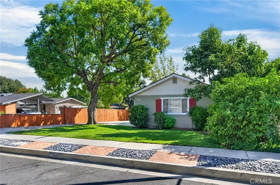 300 W Laurel Avenue, Sierra Madre, CA 91024 - #2
