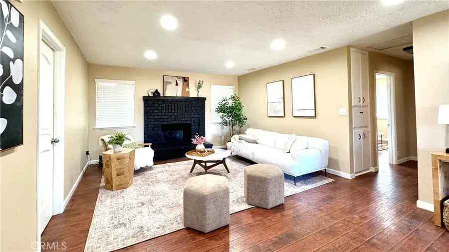 9957 Oakwood, Hesperia, CA 92345 - #2