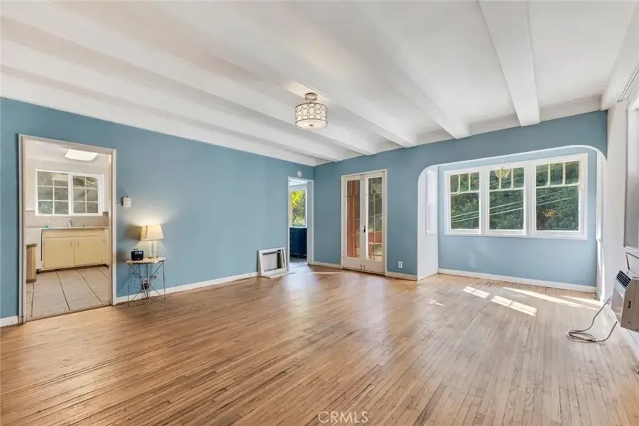 1450 Country Club Drive, Burbank, CA 91501 - Image #2