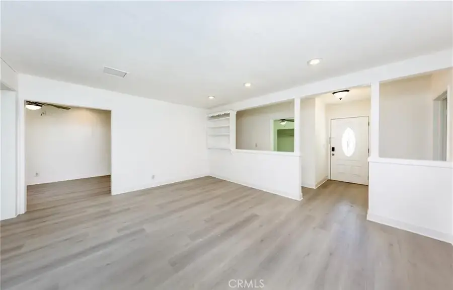 10831 Orion Avenue, Mission Hills, CA 91345 - Image #3